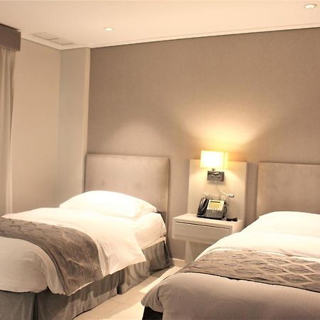 Moevenpick Hotel & Resort Al Bida'A Salmiya Екстериор снимка A room at the hotel