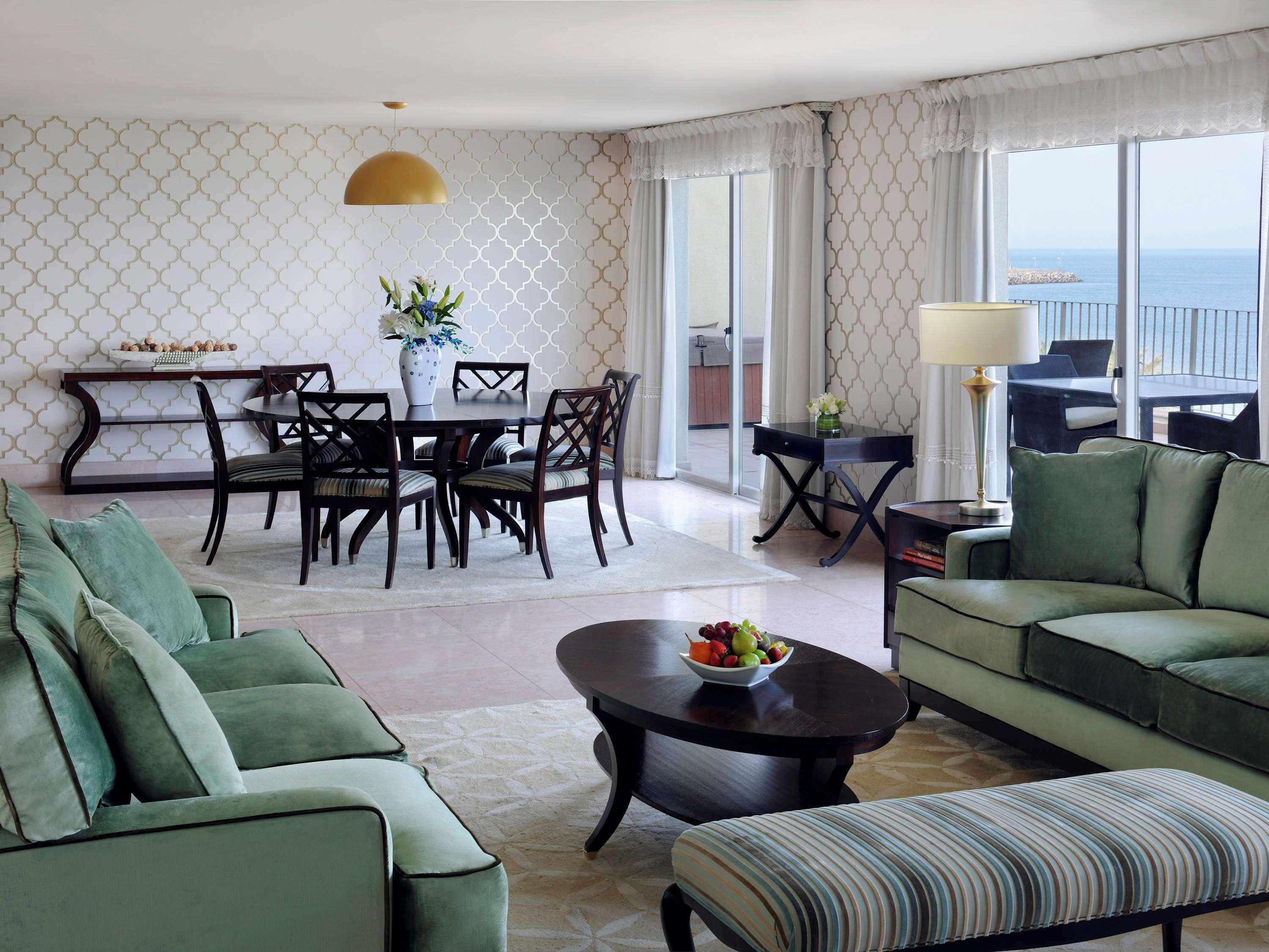 Moevenpick Hotel & Resort Al Bida'A Salmiya Екстериор снимка A suite at the Hilton Tel Aviv
