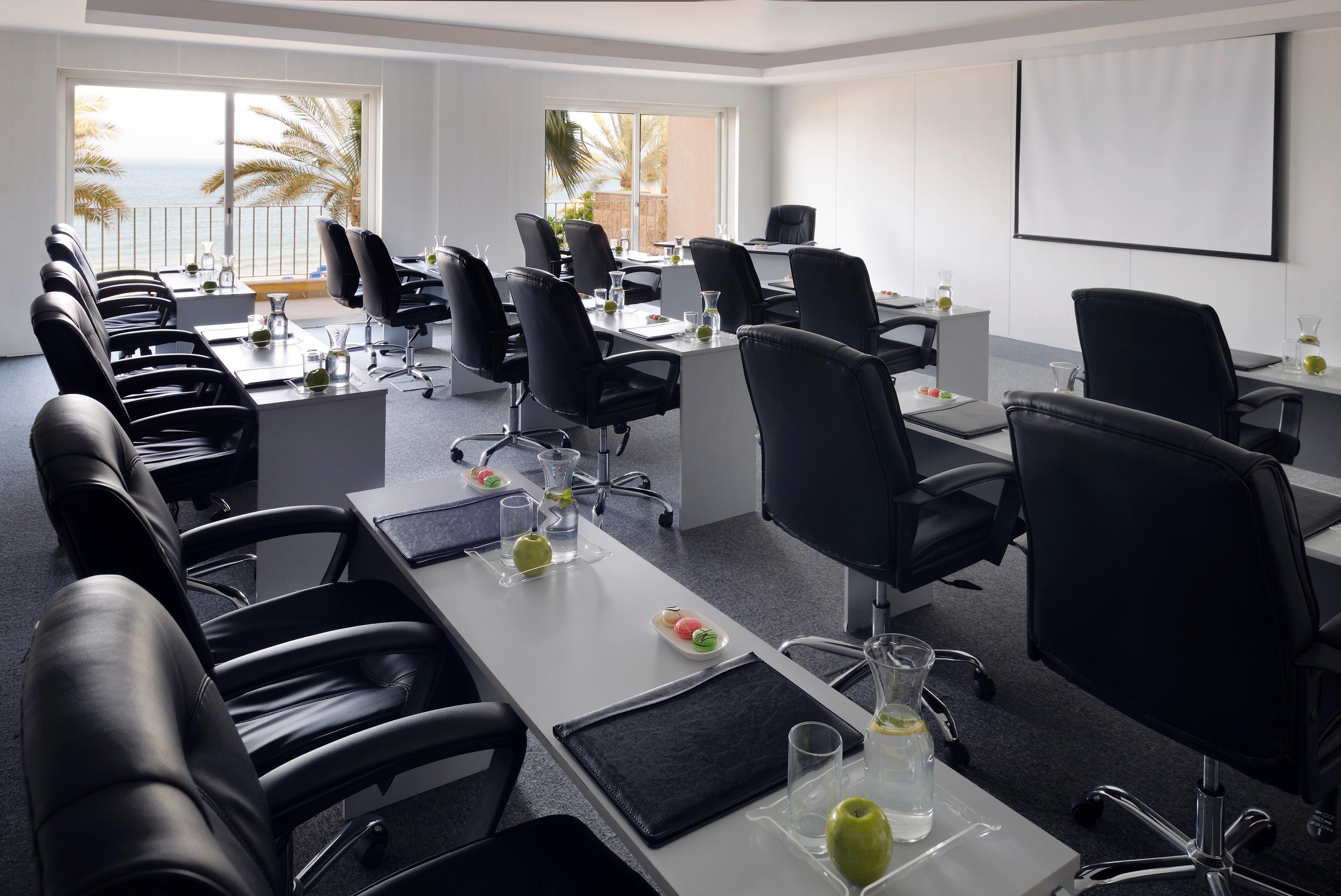 Moevenpick Hotel & Resort Al Bida'A Salmiya Екстериор снимка Meeting room
