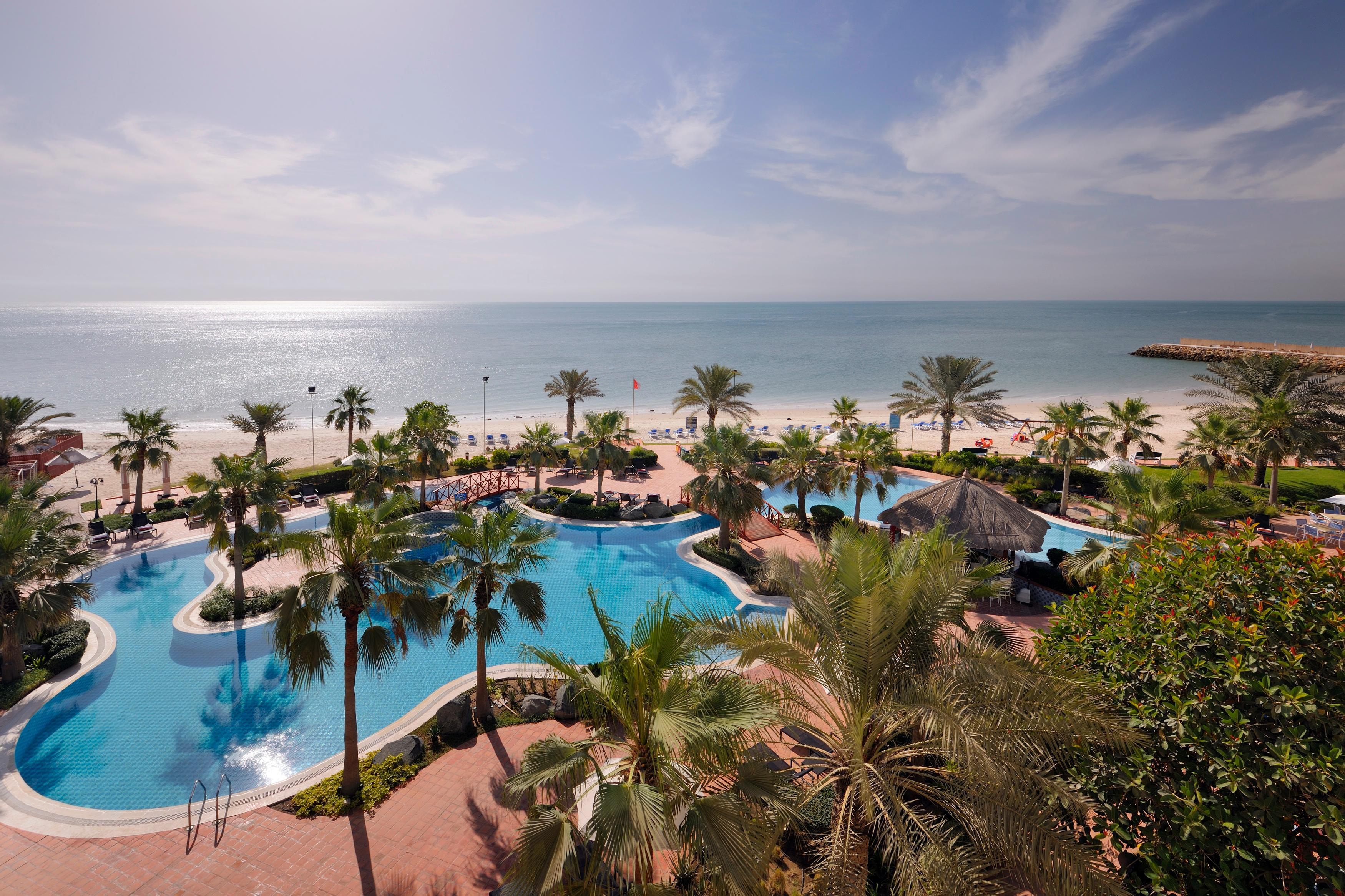 Moevenpick Hotel & Resort Al Bida'A Salmiya Екстериор снимка The beach at the Jumeirah Beach Hotel