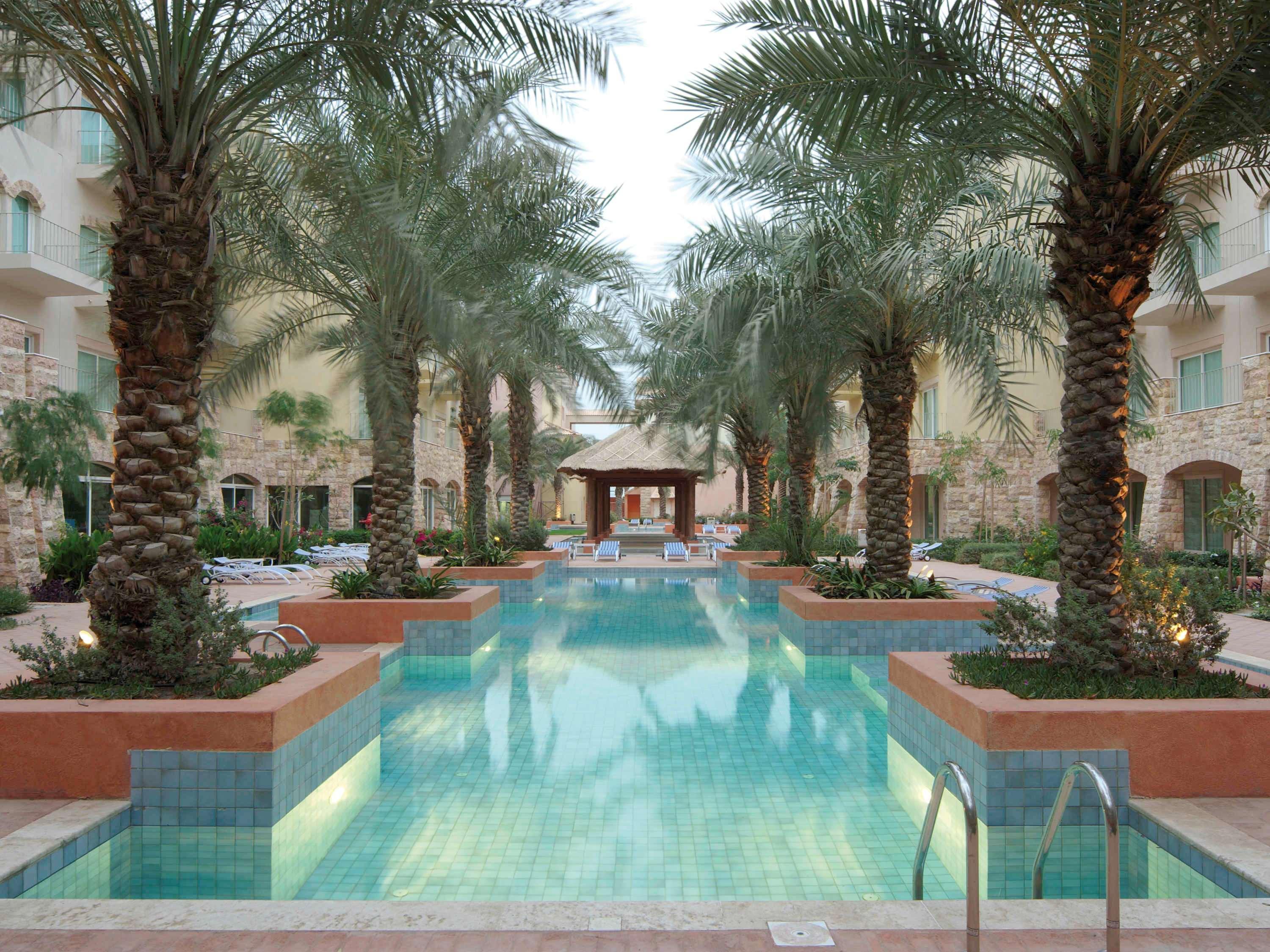 Moevenpick Hotel & Resort Al Bida'A Salmiya Екстериор снимка The pool at the Ritz-Carlton, Dubai