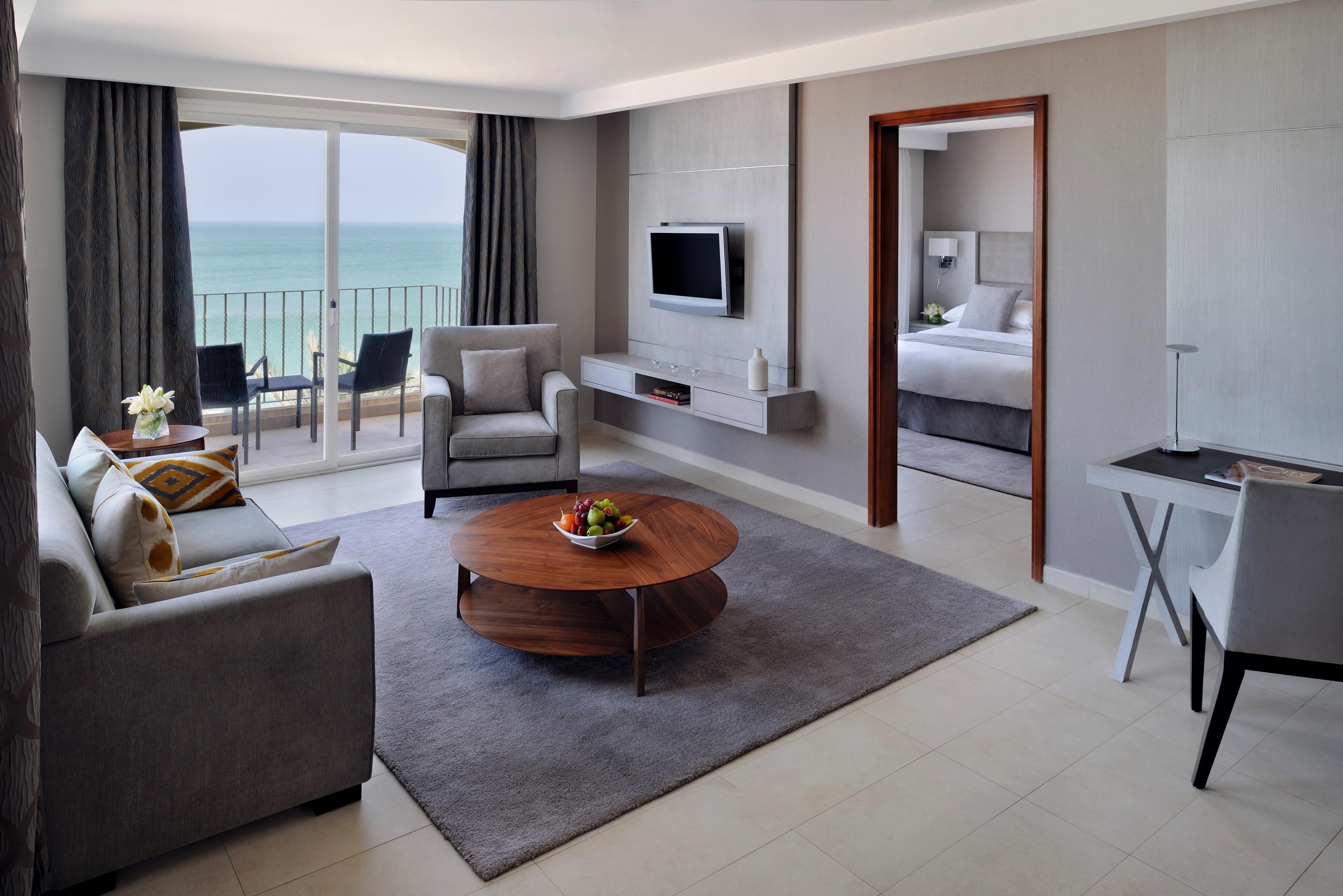 Moevenpick Hotel & Resort Al Bida'A Salmiya Екстериор снимка A suite at the hotel