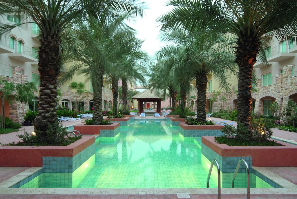 Moevenpick Hotel & Resort Al Bida'A Salmiya Екстериор снимка The pool at the Royal Mirage