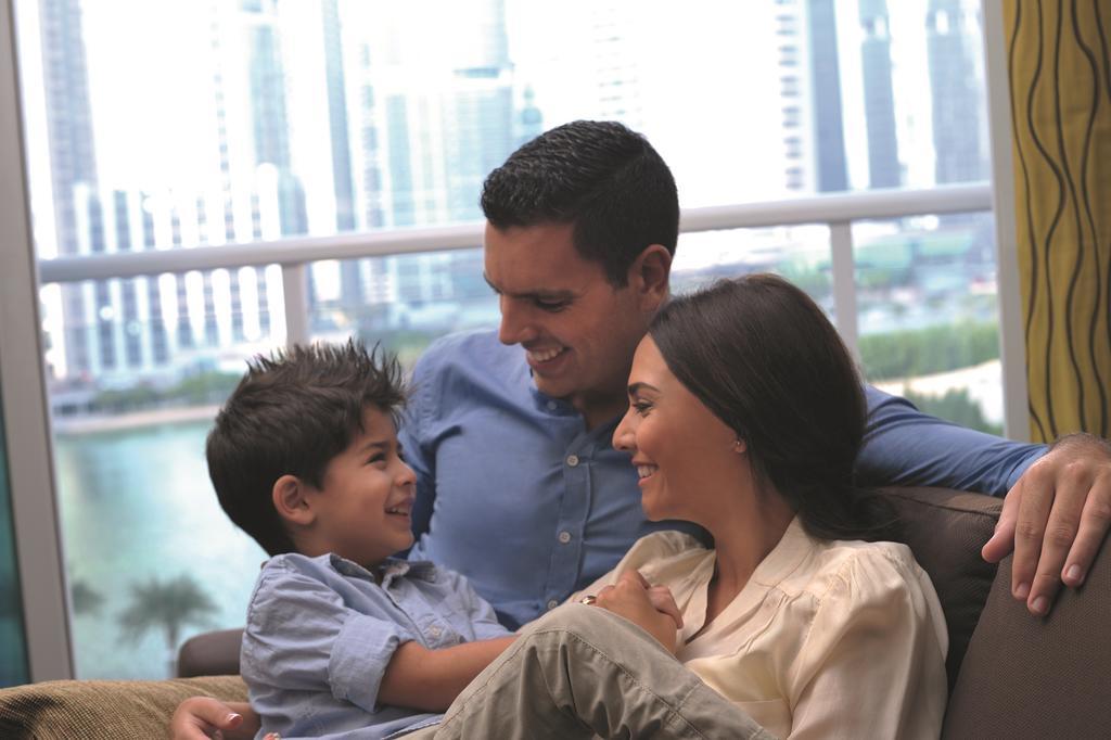 Moevenpick Hotel & Resort Al Bida'A Salmiya Екстериор снимка A family in Panama