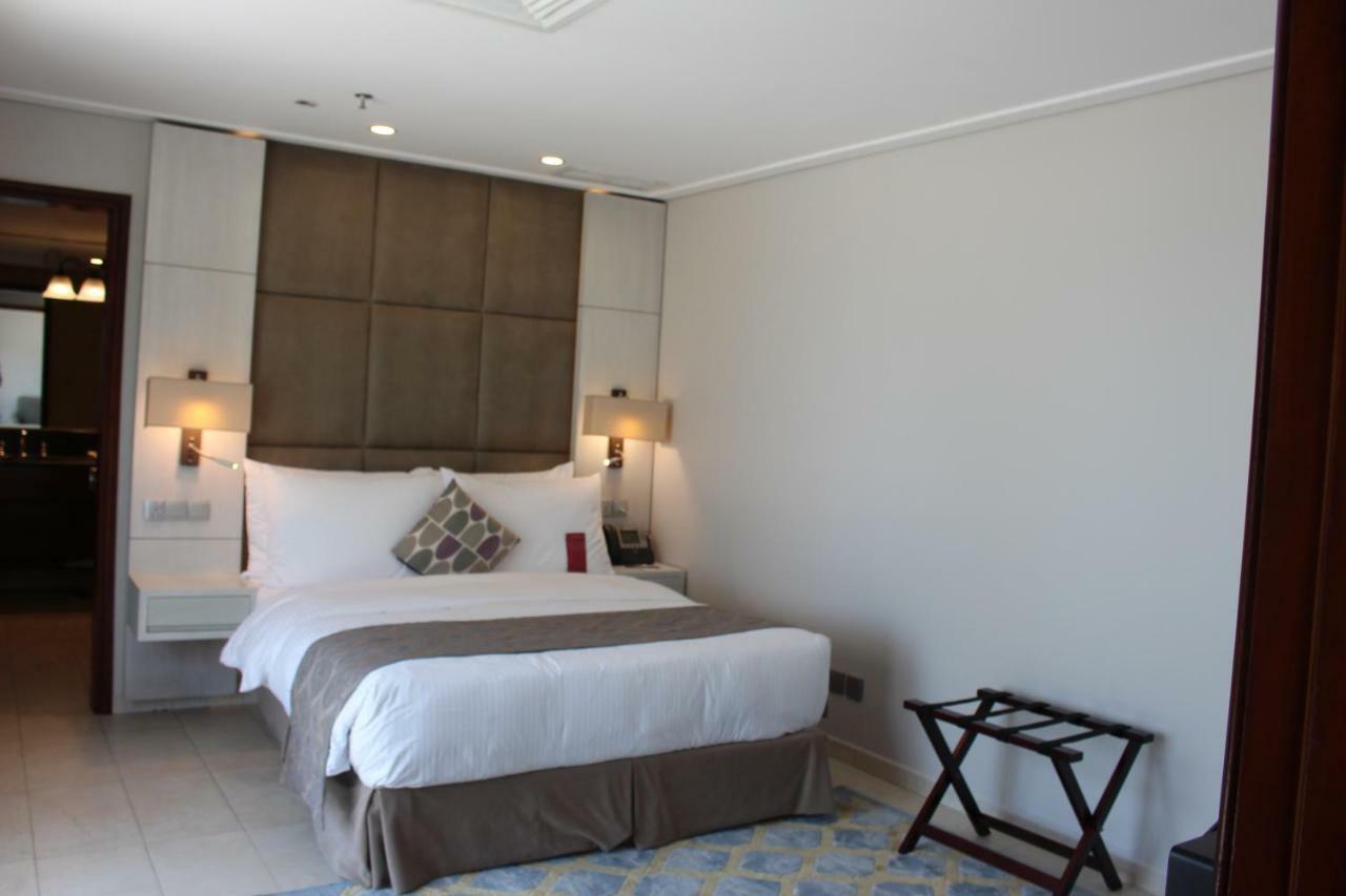Moevenpick Hotel & Resort Al Bida'A Salmiya Екстериор снимка A bedroom at the hotel